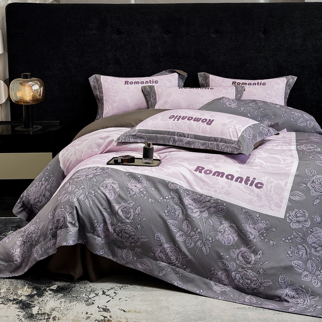 91家纺网 家纺一手货源 找家纺 奥汀洛家纺 2026新款亲肤磨毛数码四件套 罗曼-紫