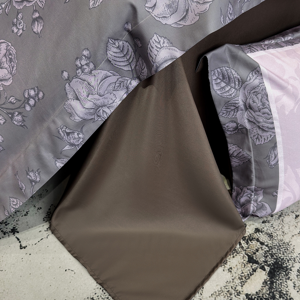 91家纺网 家纺一手货源 找家纺 奥汀洛家纺 2026新款亲肤磨毛数码四件套 罗曼-紫