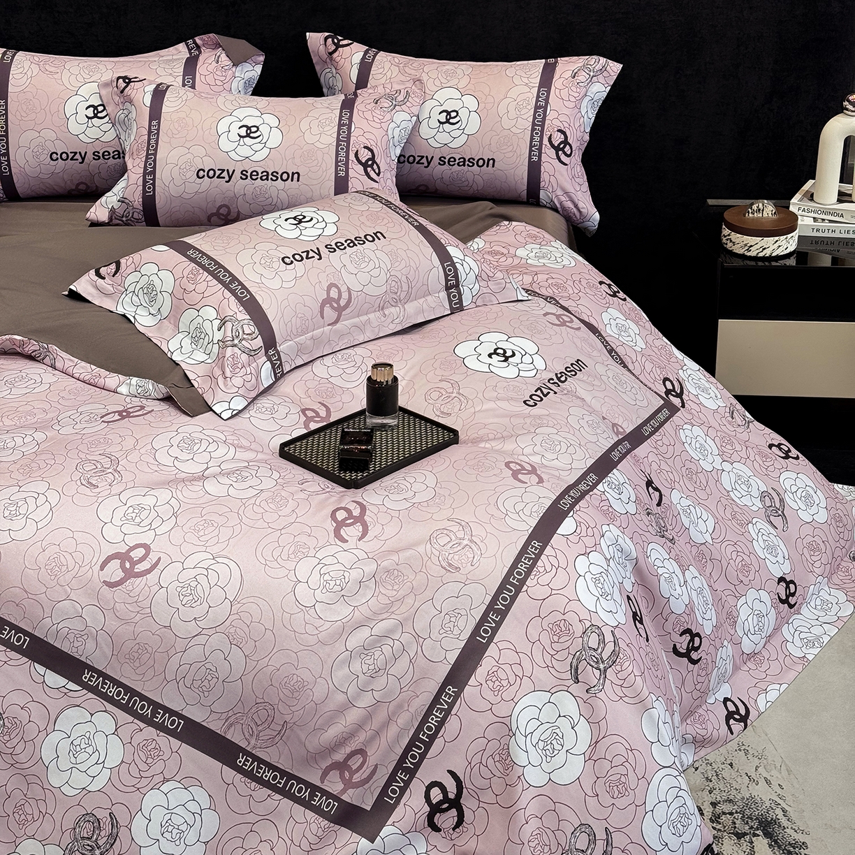 91家纺网 家纺一手货源 找家纺 奥汀洛家纺 2026新款亲肤磨毛数码四件套 彩雅-粉