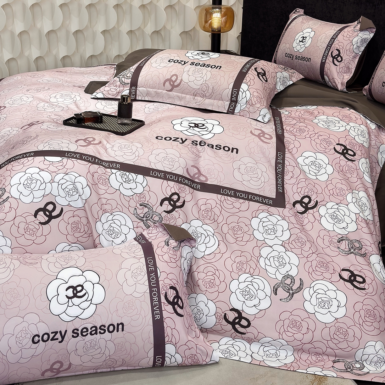 91家纺网 家纺一手货源 找家纺 奥汀洛家纺 2026新款亲肤磨毛数码四件套 彩雅-粉