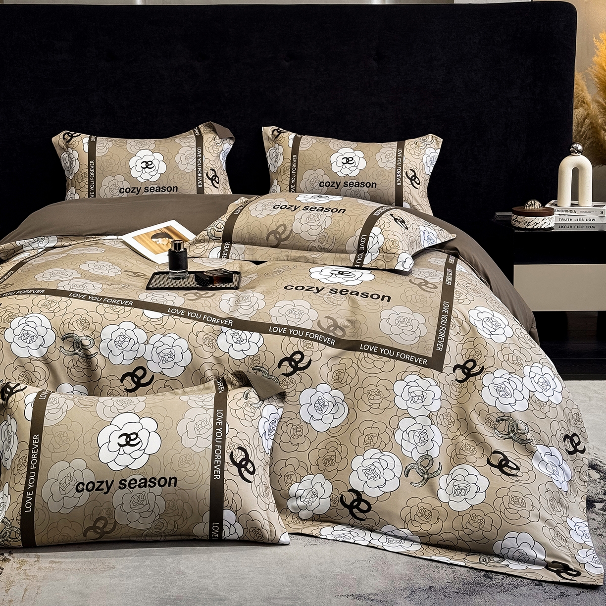 91家纺网 家纺一手货源 找家纺 奥汀洛家纺 2026新款亲肤磨毛数码四件套 彩雅-驼