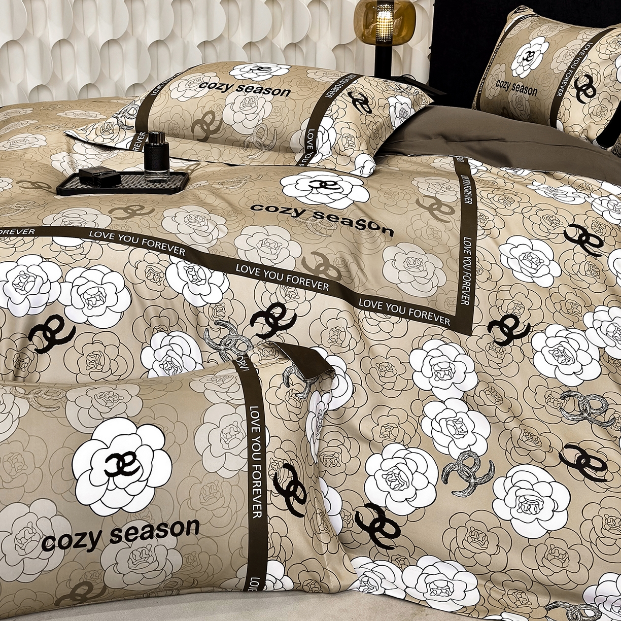 91家纺网 家纺一手货源 找家纺 奥汀洛家纺 2026新款亲肤磨毛数码四件套 彩雅-驼