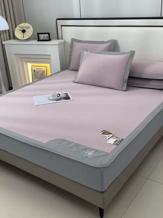 91家纺网 家纺一手货源 找家纺 小牛席业 2026新款小冰块大象凉感冰丝席（床笠款）凉席竹席藤席冰藤席乳胶席豆豆席 粉色