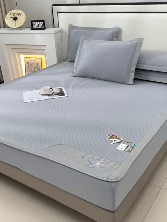 91家纺网 家纺一手货源 找家纺 小牛席业 2026新款小冰块大象凉感冰丝席（床笠款）凉席竹席藤席冰藤席乳胶席豆豆席 灰色