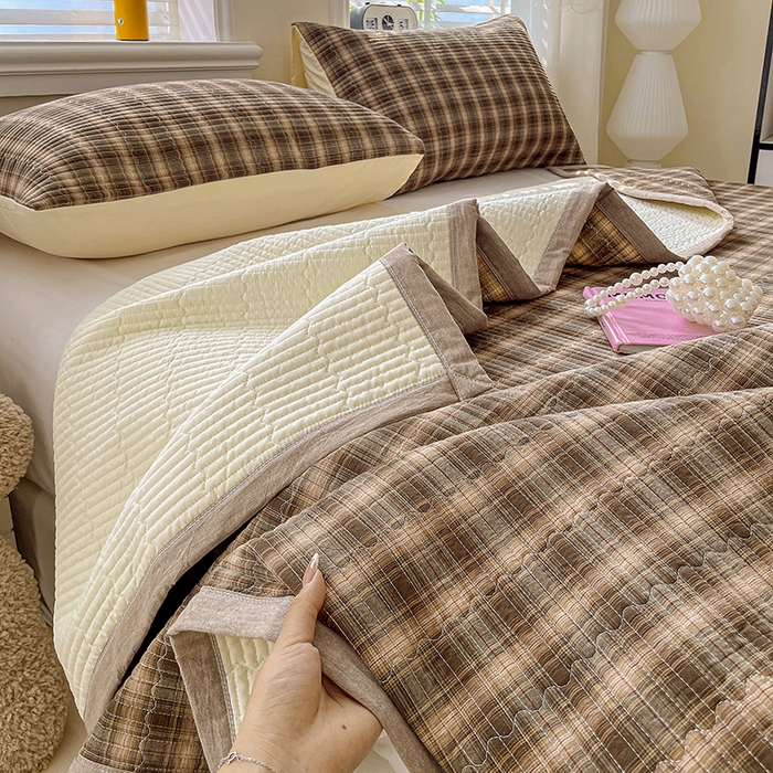 91家纺网 家纺一手货源 找家纺 梦精灵家纺 2026新款全棉床盖单件色织水洗棉绗缝夹棉床单 四季通用榻米防滑学生宿舍单人被套枕套 米兰咖