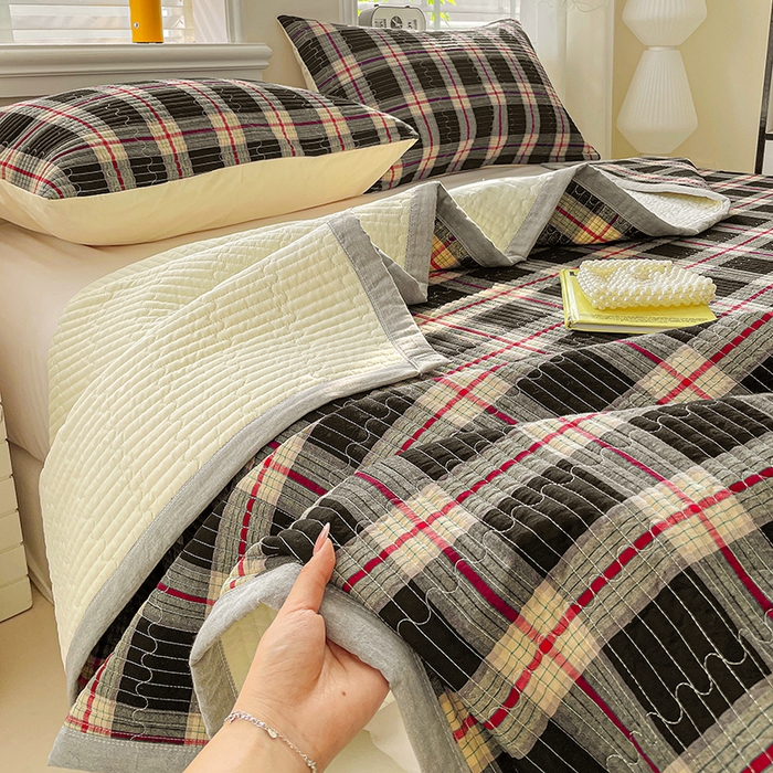 91家纺网 家纺一手货源 找家纺 梦精灵家纺 2026新款全棉床盖单件色织水洗棉绗缝夹棉床单 四季通用榻米防滑学生宿舍单人被套枕套 木槿黑