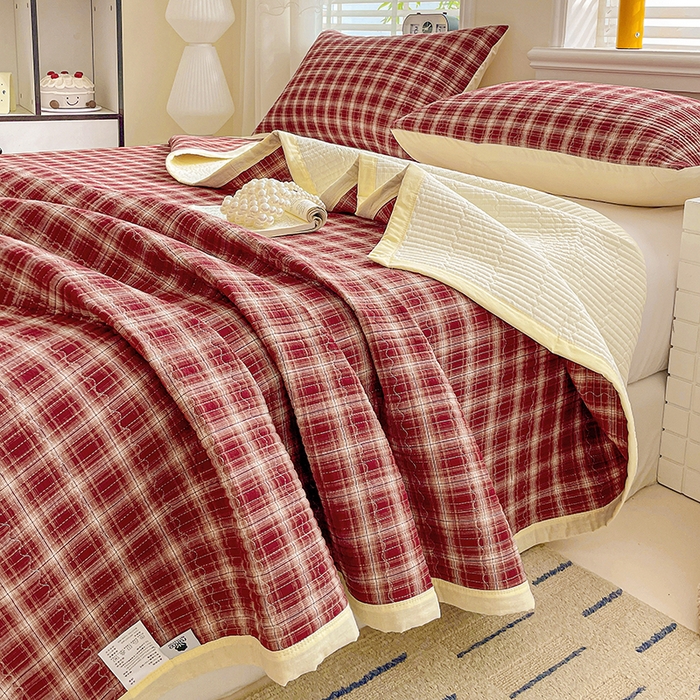 91家纺网 家纺一手货源 找家纺 梦精灵家纺 2026新款全棉床盖单件色织水洗棉绗缝夹棉床单 四季通用榻米防滑学生宿舍单人被套枕套 米兰红