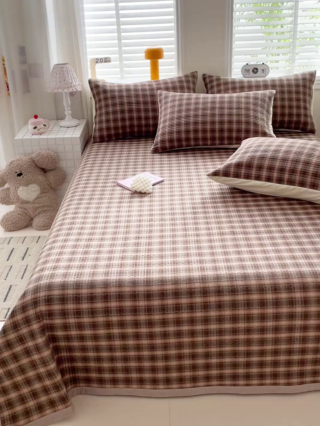 91家纺网 家纺一手货源 找家纺 梦精灵家纺 2026新款全棉床盖单件色织水洗棉绗缝夹棉床单 四季通用榻米防滑学生宿舍单人被套枕套 米兰咖