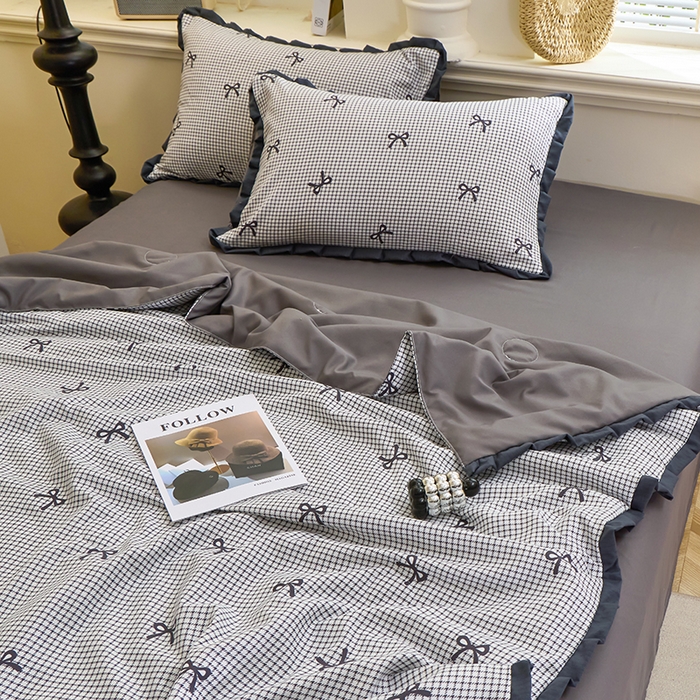 91家纺网 家纺一手货源 找家纺 一比一家纺 2026新款木棉赫本风花边夏被夏凉被空调被 格子蝴蝶结