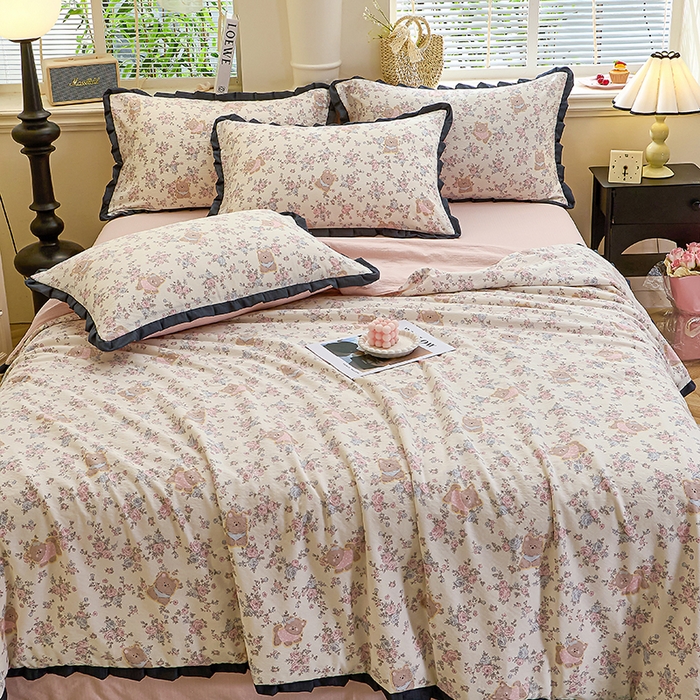 91家纺网 家纺一手货源 找家纺 一比一家纺 2026新款木棉赫本风花边夏被夏凉被空调被 花园里