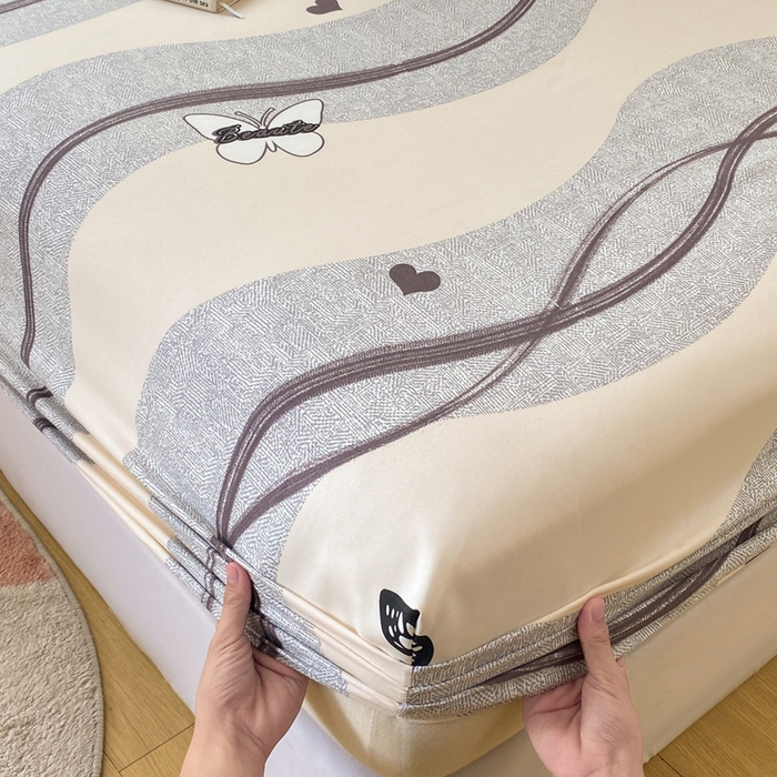 91家纺网 家纺一手货源 找家纺 朵朵家纺 2025新款超柔水洗棉云感印花单床笠床垫保护套床笠（床垫保护套可定制尺寸 ）-场景一 蝶恋心