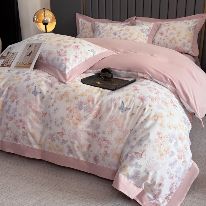 91家纺网 家纺一手货源 找家纺 乐蔻家纺 2026新款宽边数码精梳长绒棉纯棉四件套 蝶影入怀 粉