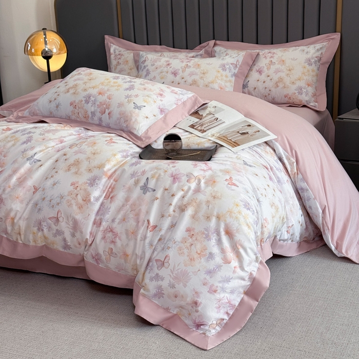 91家纺网 家纺一手货源 找家纺 乐蔻家纺 2026新款宽边数码精梳长绒棉纯棉四件套 蝶影入怀 粉