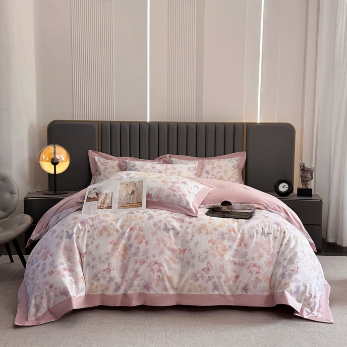 91家纺网 家纺一手货源 找家纺 乐蔻家纺 2026新款宽边数码精梳长绒棉纯棉四件套 蝶影入怀 粉