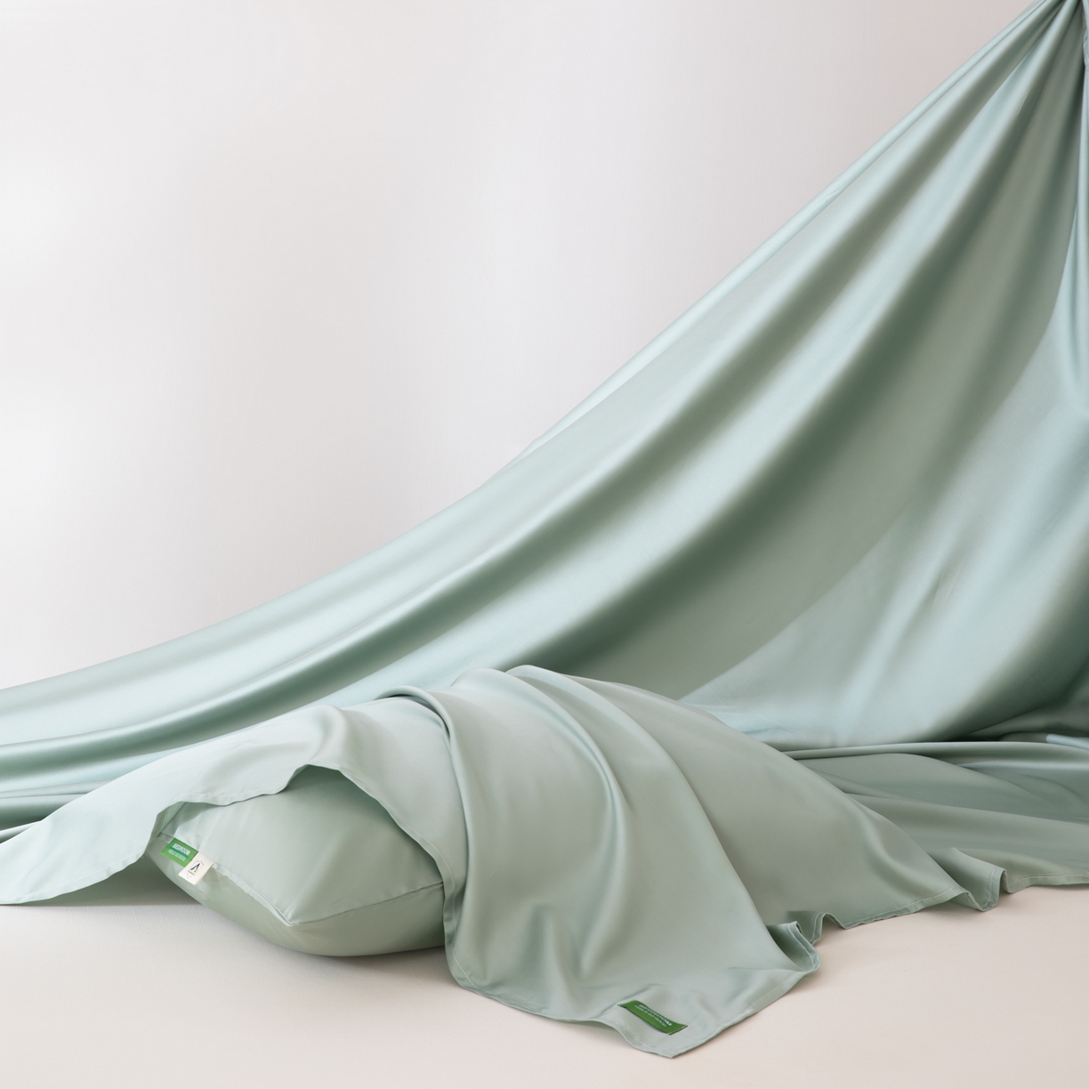 91家纺网 家纺一手货源 找家纺 （总）眠博士 2026新款60S天丝莱赛尔纯色床笠-场景一