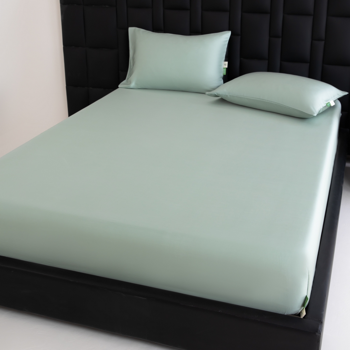 91家纺网 家纺一手货源 找家纺 （总）眠博士 2026新款60S天丝莱赛尔纯色床笠-场景一