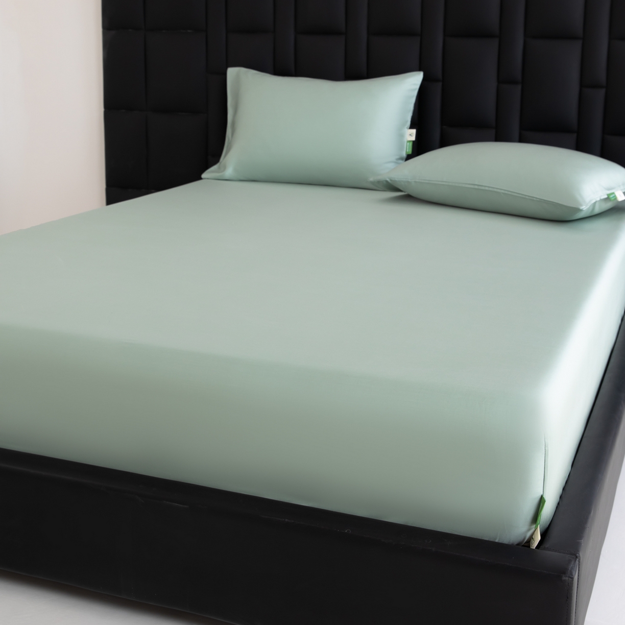 91家纺网 家纺一手货源 找家纺 （总）眠博士 2026新款60S天丝莱赛尔纯色床笠-场景一