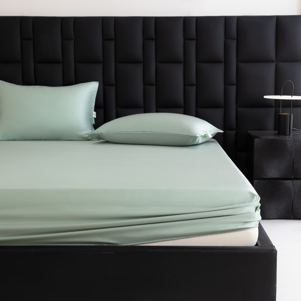 91家纺网 家纺一手货源 找家纺 （总）眠博士 2026新款60S天丝莱赛尔纯色床笠-场景一