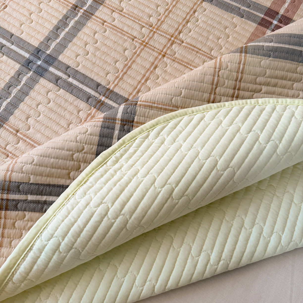 91家纺网 家纺一手货源 找家纺 （总）默忆 2026新款A类小清新四季可用学生宿舍床单  单件全棉炕盖床盖炕毯三件套