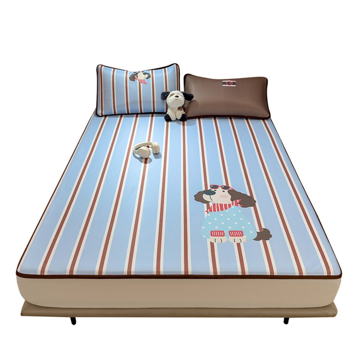 91家纺网 家纺一手货源 找家纺 丝羽坊 2026新款ins设计师原创大版小清新卡通冰皮复合软凉席  汪星日记-平铺款