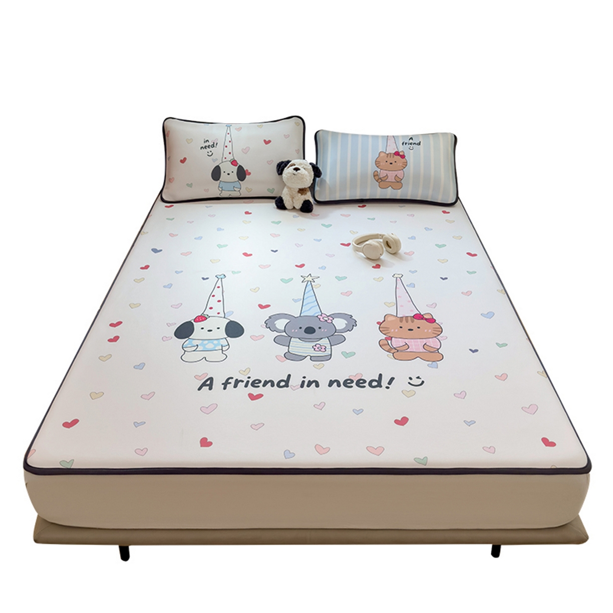 91家纺网 家纺一手货源 找家纺 丝羽坊 2026新款ins设计师原创大版小清新卡通冰皮复合软凉席  萌友相伴-平铺款