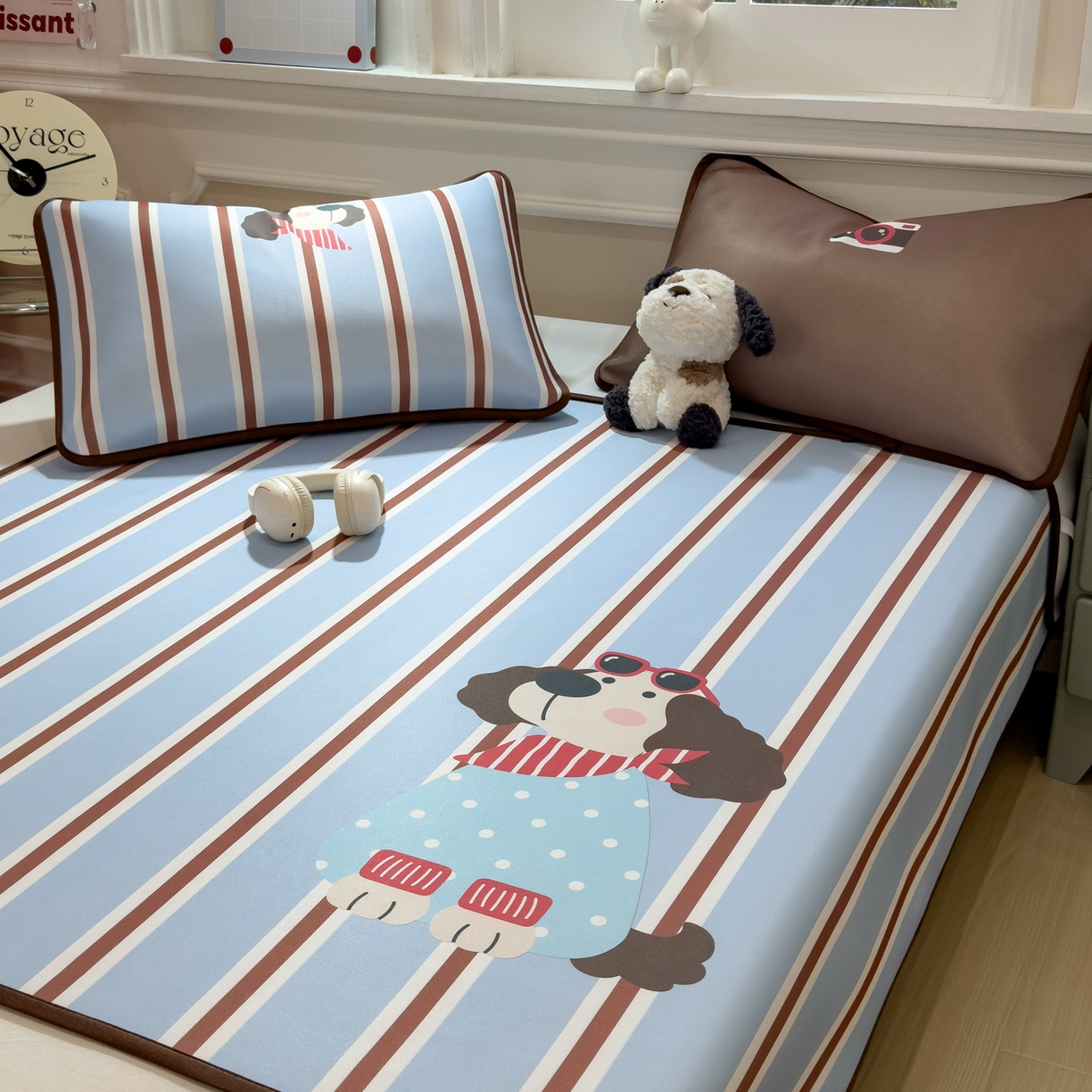 91家纺网 家纺一手货源 找家纺 丝羽坊 2026新款ins设计师原创大版小清新卡通冰皮复合软凉席  汪星日记-平铺款