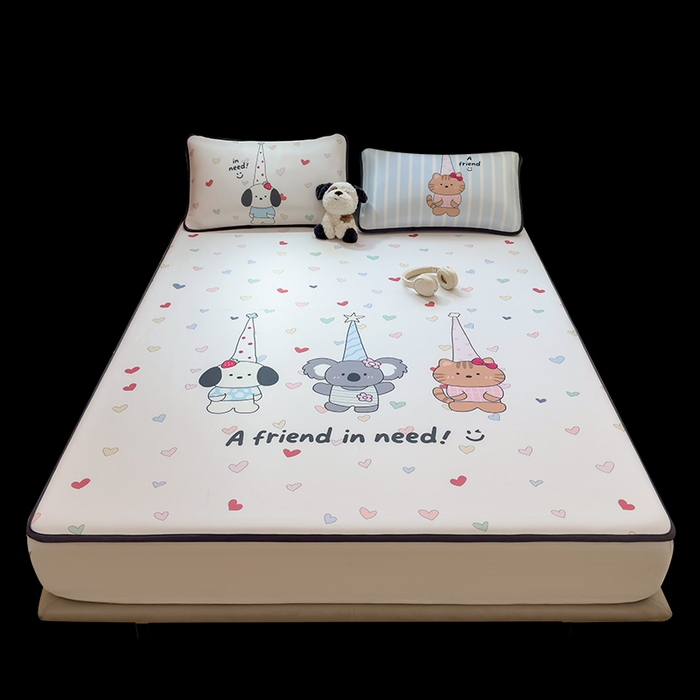 91家纺网 家纺一手货源 找家纺 丝羽坊 2026新款ins设计师原创大版小清新卡通冰皮复合软凉席  萌友相伴-平铺款