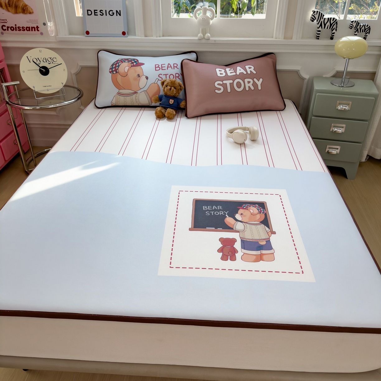 91家纺网 家纺一手货源 找家纺 丝羽坊 2026新款ins设计师原创大版小清新卡通冰皮复合软凉席  熊的故事-平铺款