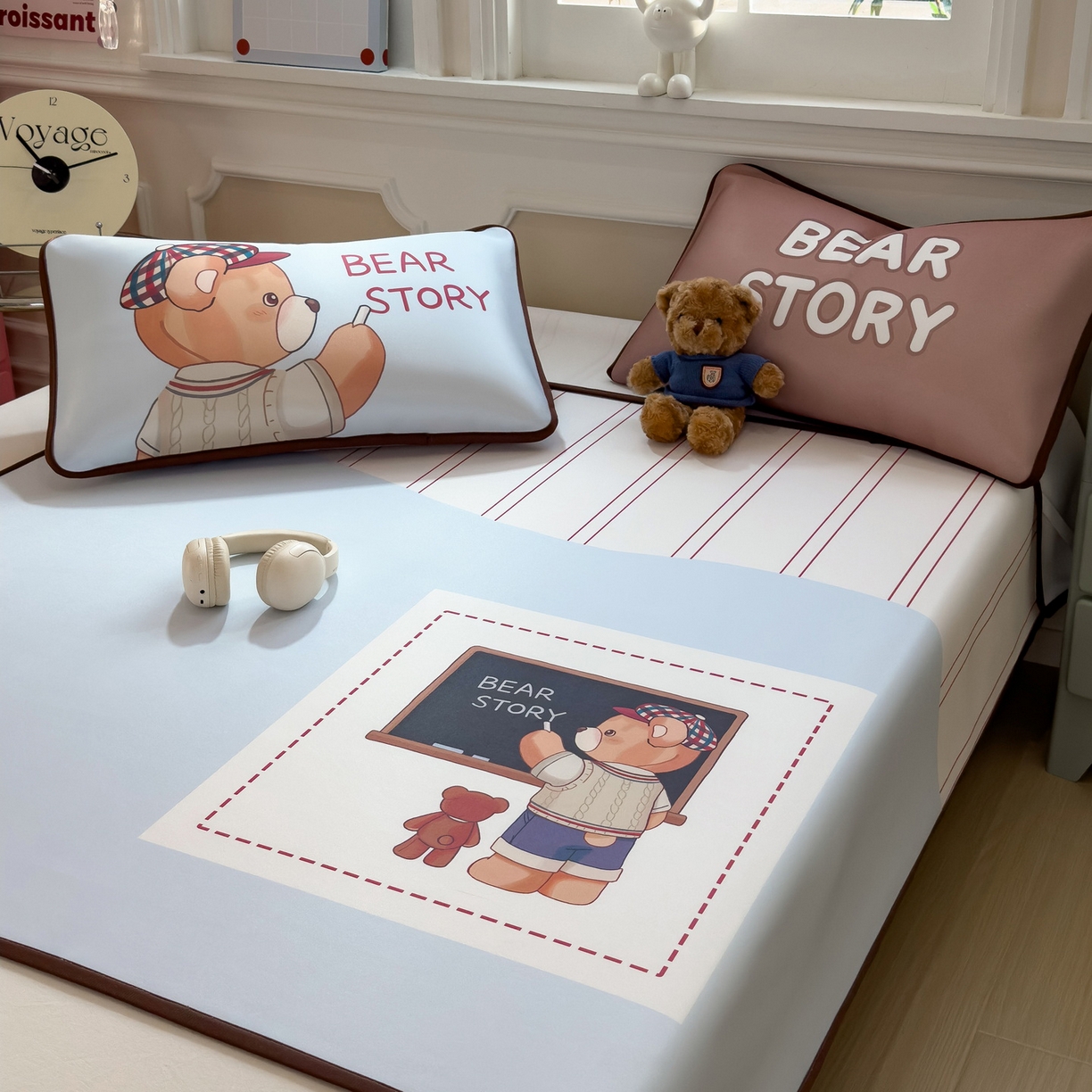 91家纺网 家纺一手货源 找家纺 丝羽坊 2026新款ins设计师原创大版小清新卡通冰皮复合软凉席  熊的故事-平铺款