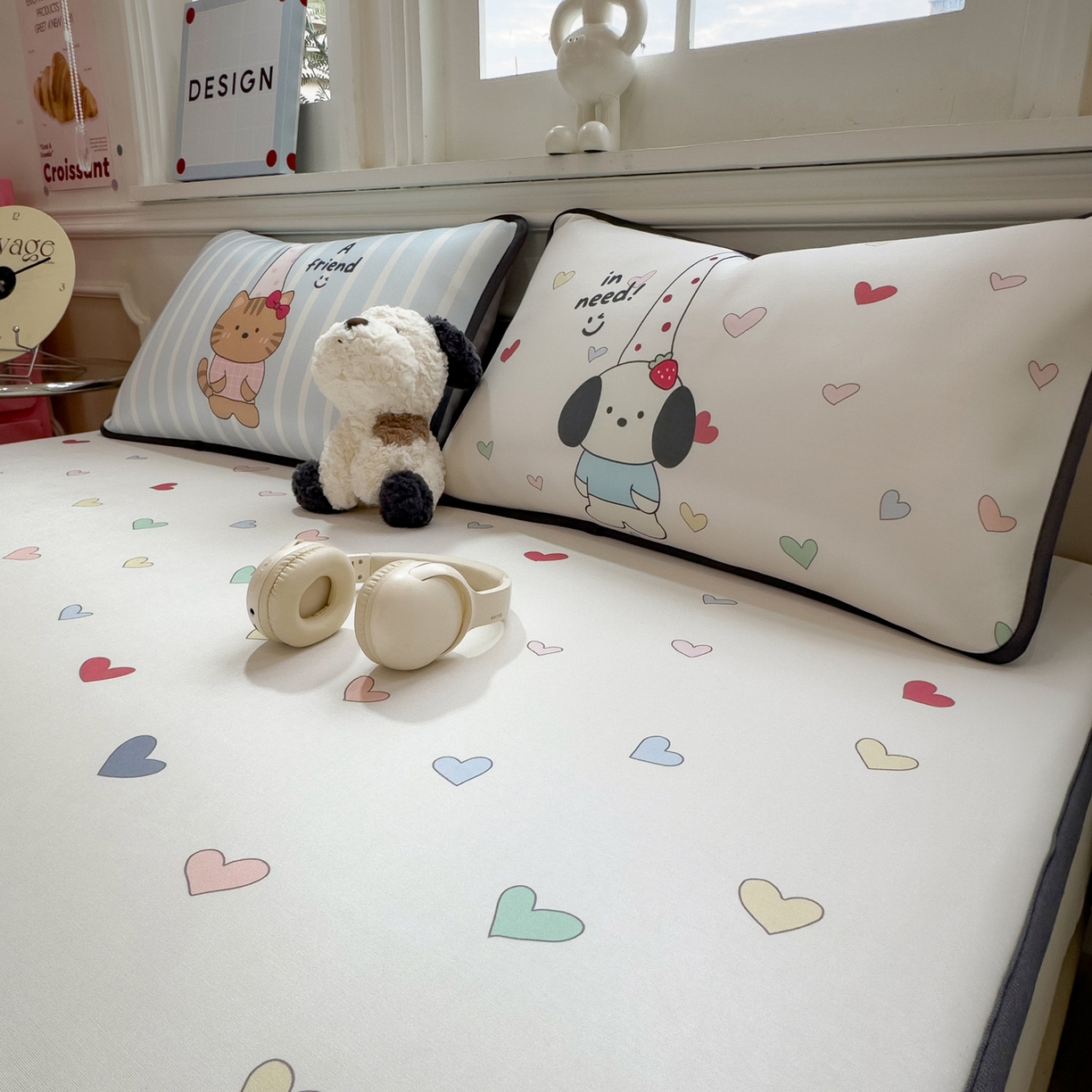 91家纺网 家纺一手货源 找家纺 丝羽坊 2026新款ins设计师原创大版小清新卡通冰皮复合软凉席  萌友相伴-平铺款