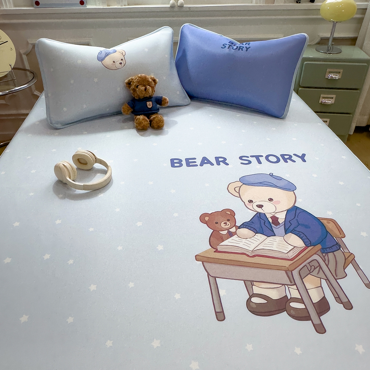 91家纺网 家纺一手货源 找家纺 丝羽坊 2026新款ins设计师原创大版小清新卡通冰皮复合软凉席  英伦熊-平铺款