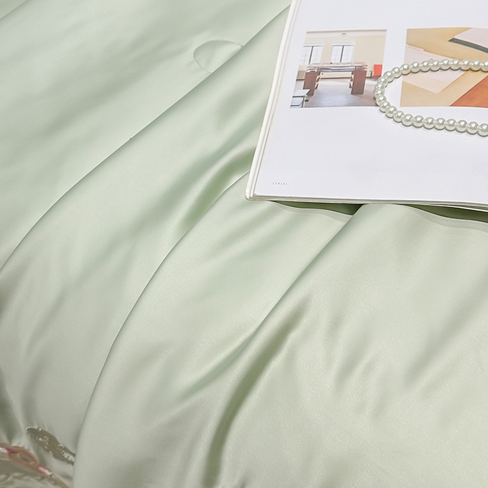 91家纺网 家纺一手货源 找家纺 欧夏家纺 2026新款兰精天丝刺绣镂空夏被空调被夏凉被薄被子-泊莱丽 牛油果