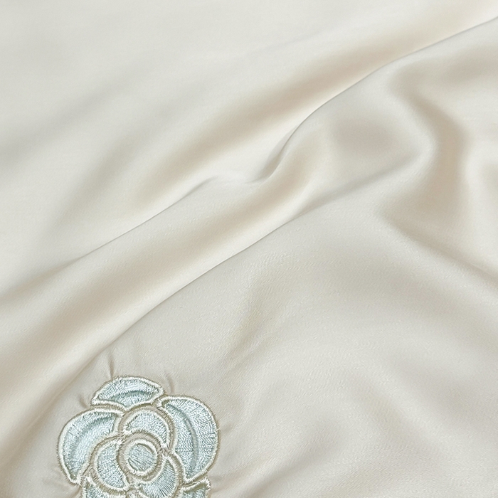 91家纺网 家纺一手货源 找家纺 欧夏家纺 2026新款兰精天丝刺绣镂空夏被空调被夏凉被薄被子-泊莱丽 香槟色