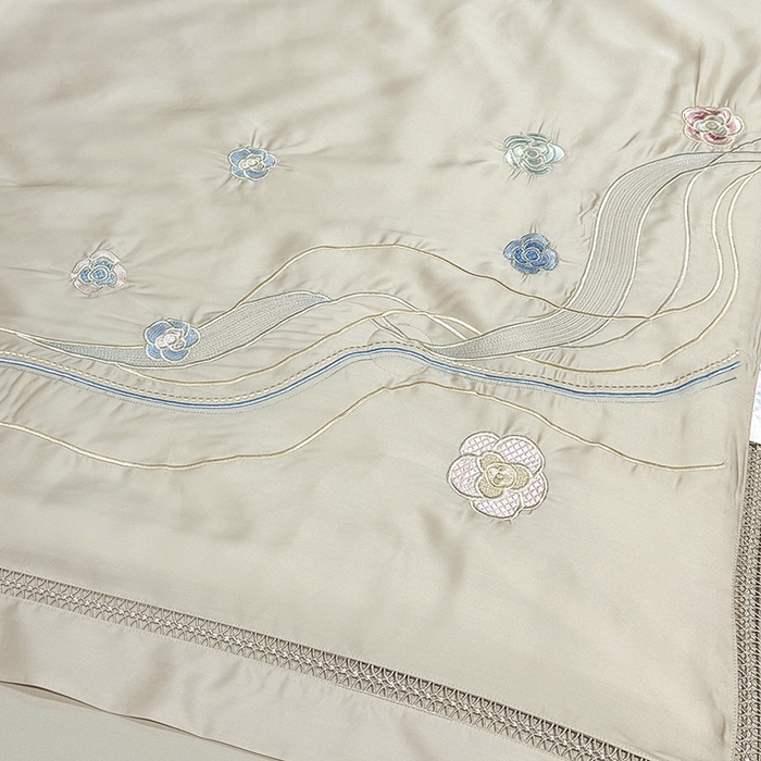 91家纺网 家纺一手货源 找家纺 欧夏家纺 2026新款兰精天丝刺绣镂空夏被空调被夏凉被薄被子-泊莱丽 香槟色