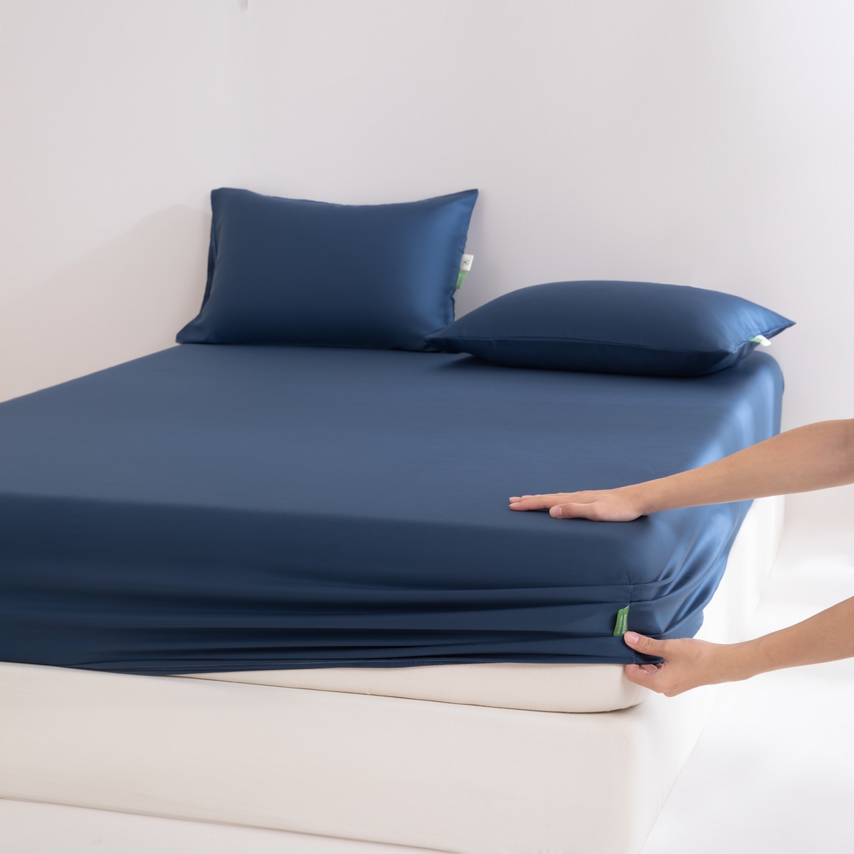 91家纺网 家纺一手货源 找家纺 （总）眠博士 2026新款60S天丝莱赛尔纯色床笠-场景一