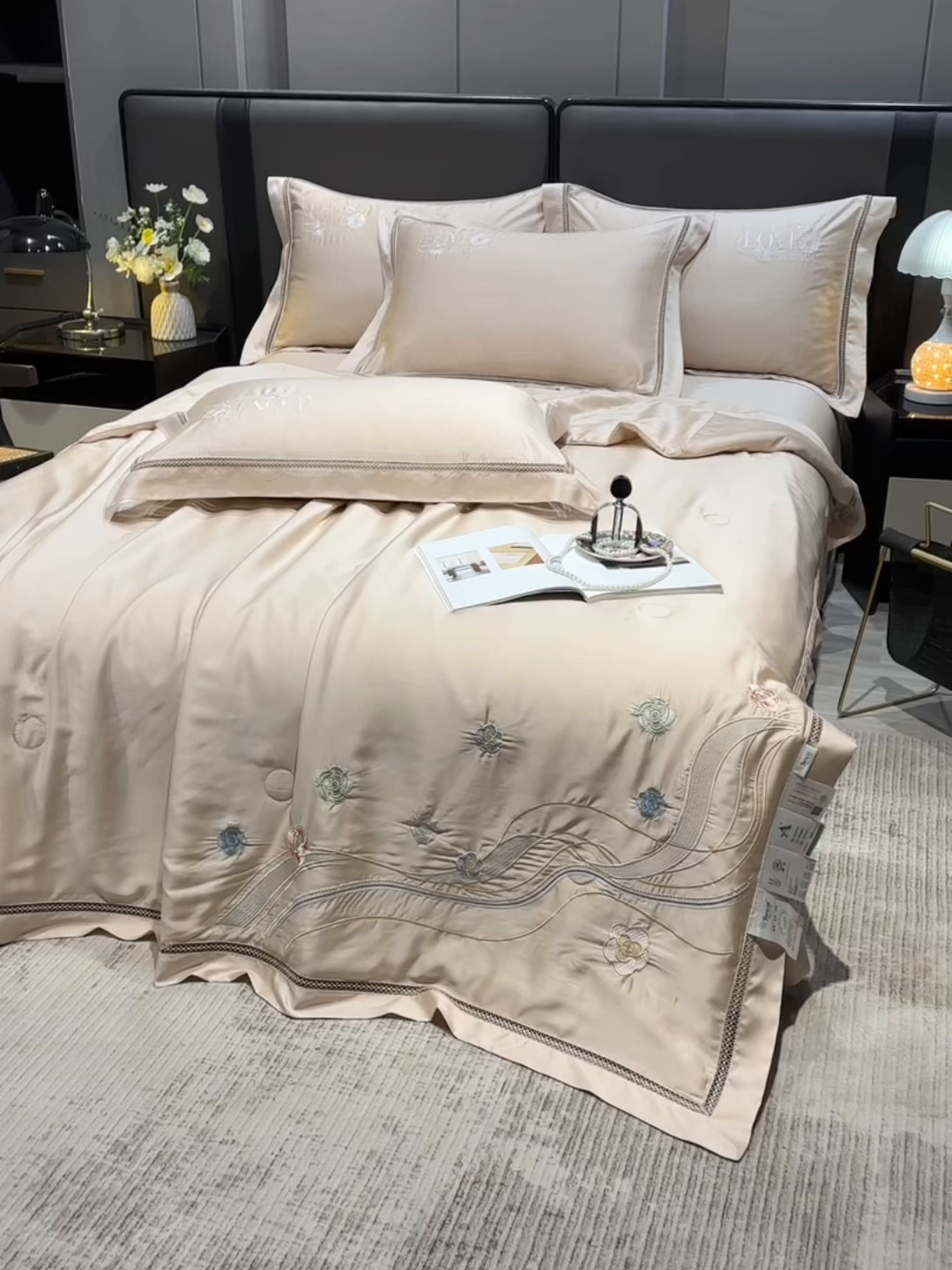 91家纺网 家纺一手货源 找家纺 欧夏家纺 2026新款兰精天丝刺绣镂空夏被空调被夏凉被薄被子-泊莱丽 香槟色