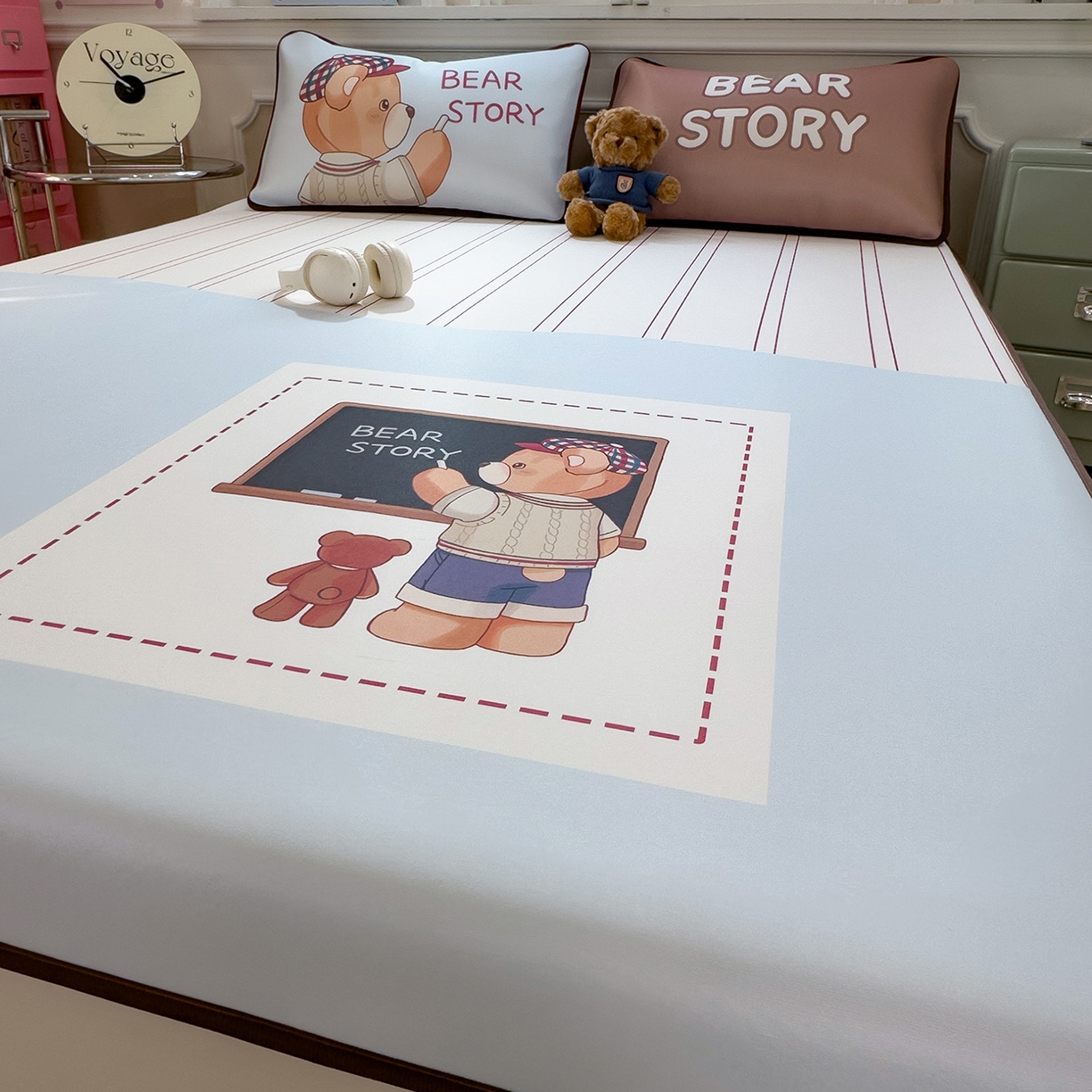 91家纺网 家纺一手货源 找家纺 丝羽坊 2026新款ins设计师原创大版小清新卡通冰皮复合软凉席  熊的故事-平铺款