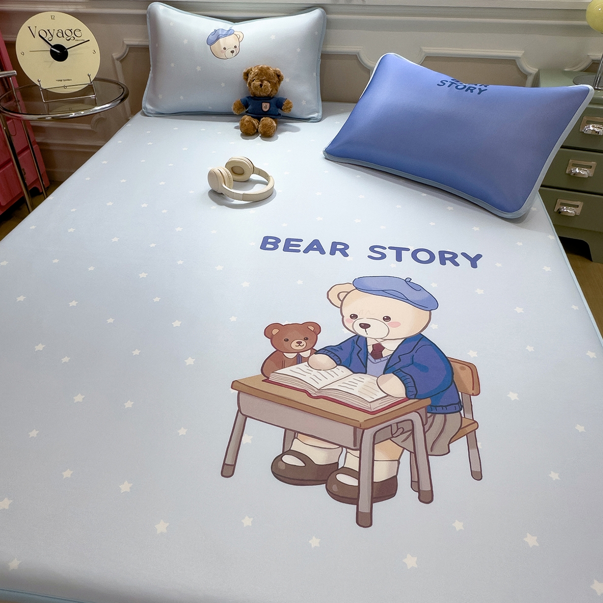 91家纺网 家纺一手货源 找家纺 丝羽坊 2026新款ins设计师原创大版小清新卡通冰皮复合软凉席  英伦熊-平铺款