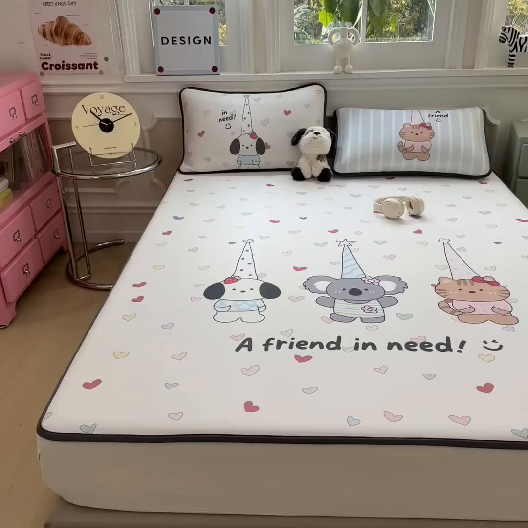 91家纺网 家纺一手货源 找家纺 丝羽坊 2026新款ins设计师原创大版小清新卡通冰皮复合软凉席  萌友相伴-平铺款