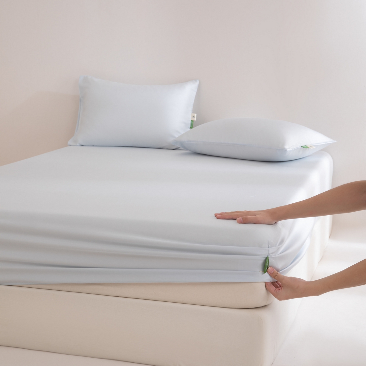 91家纺网 家纺一手货源 找家纺 （总）眠博士 2026新款60S天丝莱赛尔纯色床笠-场景一