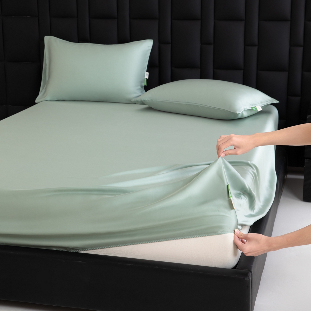 91家纺网 家纺一手货源 找家纺 眠博士 2026新款60S天丝莱赛尔纯色床笠-场景一 60S天丝床笠-薄荷绿