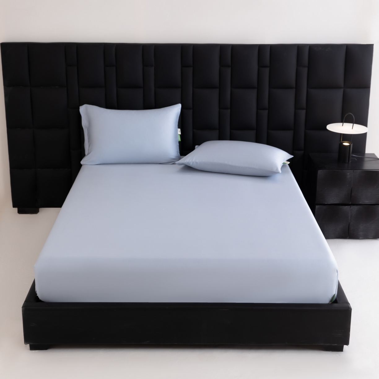 91家纺网 家纺一手货源 找家纺 眠博士 2026新款60S天丝莱赛尔纯色床笠-场景一 60S天丝床笠-黄昏蓝