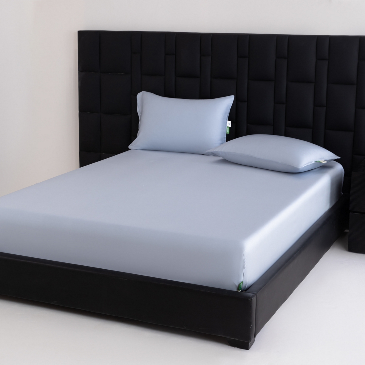 91家纺网 家纺一手货源 找家纺 眠博士 2026新款60S天丝莱赛尔纯色床笠-场景一 60S天丝床笠-黄昏蓝