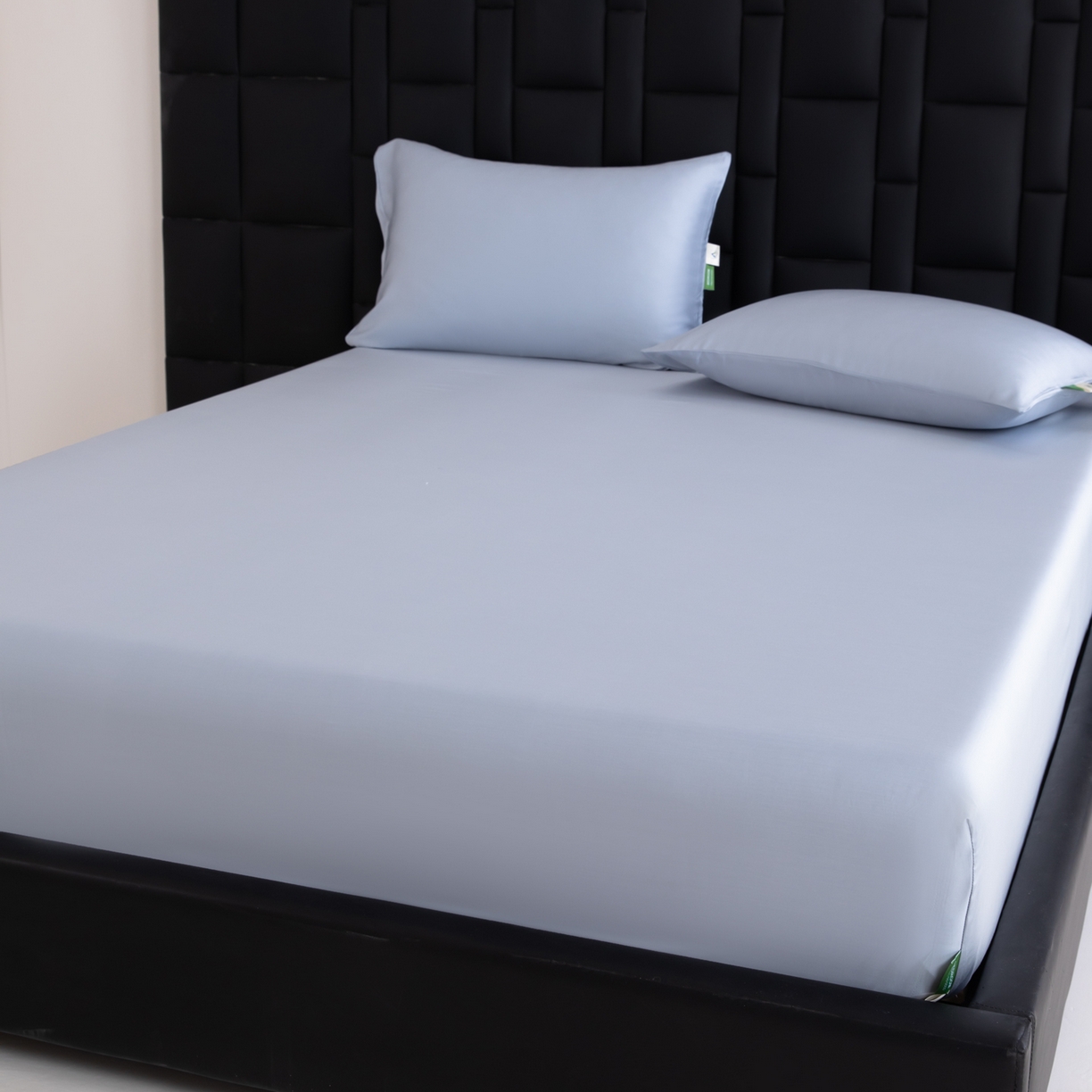 91家纺网 家纺一手货源 找家纺 眠博士 2026新款60S天丝莱赛尔纯色床笠-场景一 60S天丝床笠-黄昏蓝