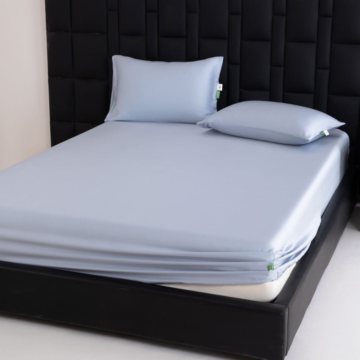 91家纺网 家纺一手货源 找家纺 眠博士 2026新款60S天丝莱赛尔纯色床笠-场景一 60S天丝床笠-黄昏蓝