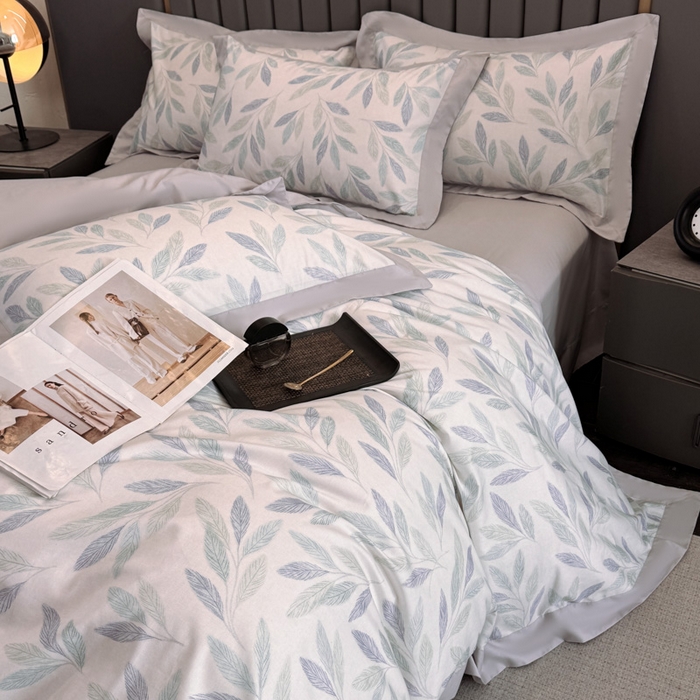 91家纺网 家纺一手货源 找家纺 乐蔻家纺 2026新款宽边数码精梳长绒棉纯棉四件套 叶眠 雾白