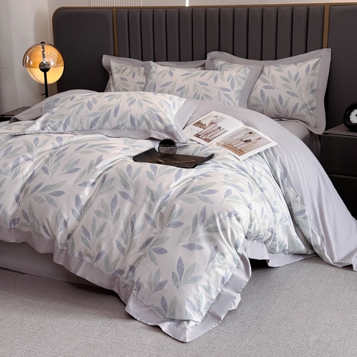 91家纺网 家纺一手货源 找家纺 乐蔻家纺 2026新款宽边数码精梳长绒棉纯棉四件套 叶眠 雾白