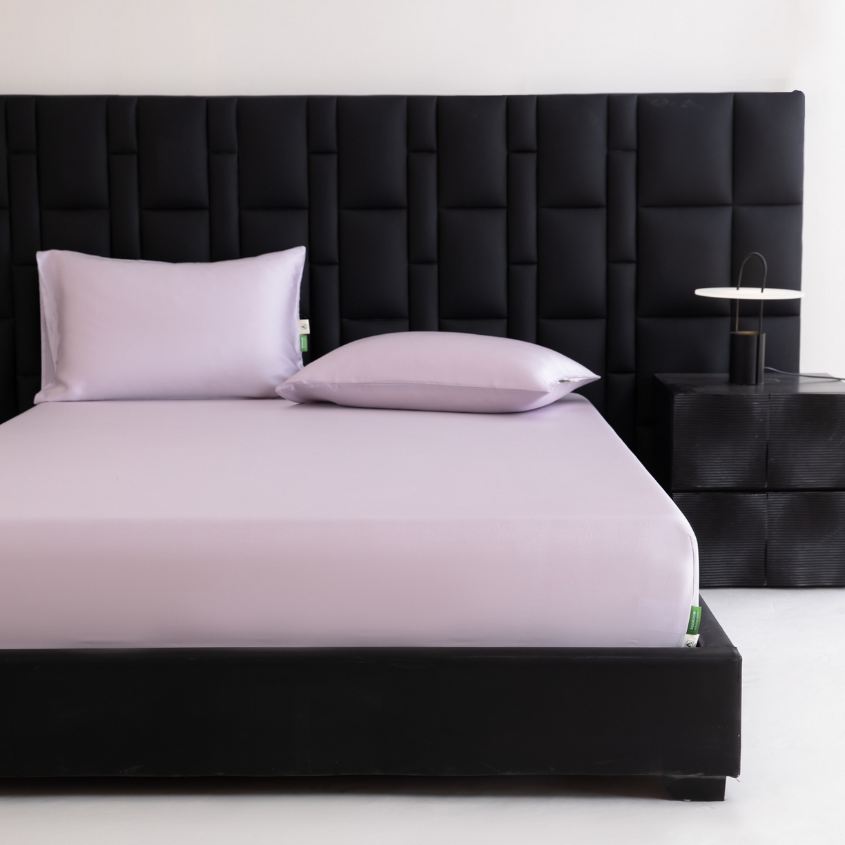 91家纺网 家纺一手货源 找家纺 眠博士 2026新款60S天丝莱赛尔纯色床笠-场景一 60S天丝床笠-迷香紫