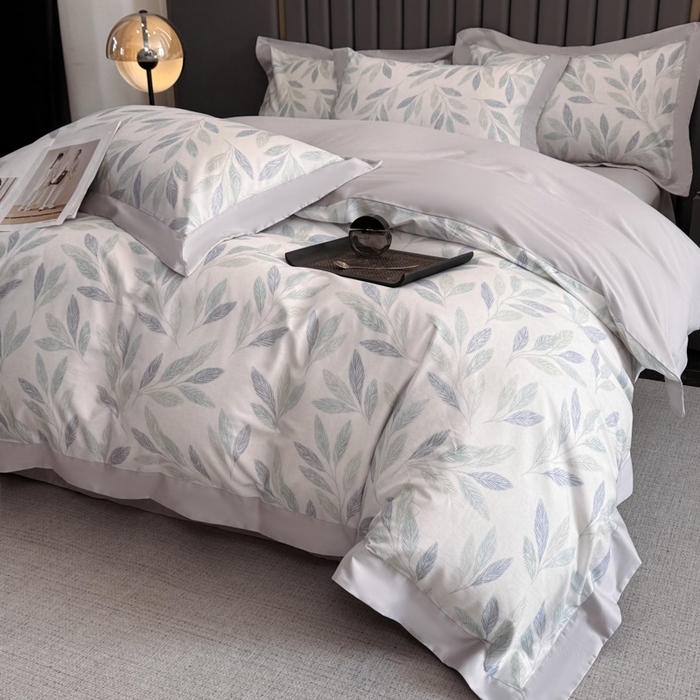 91家纺网 家纺一手货源 找家纺 乐蔻家纺 2026新款宽边数码精梳长绒棉纯棉四件套 叶眠 雾白