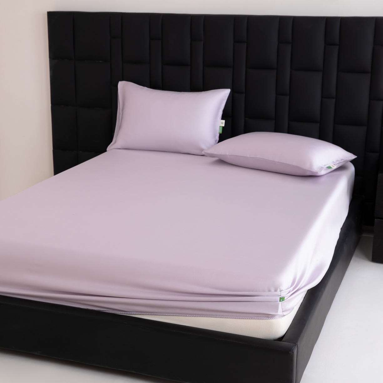 91家纺网 家纺一手货源 找家纺 眠博士 2026新款60S天丝莱赛尔纯色床笠-场景一 60S天丝床笠-迷香紫